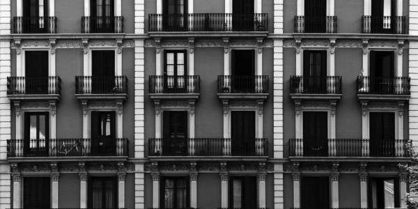 Derecho Inmobiliario / Abogados Inmobiliarios Viladrau · Reclamación Impagos Comunidades Vecinos / Propietarios