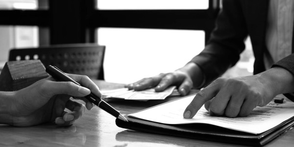 Derecho Inmobiliario / Abogados Inmobiliarios Viladrau · Resolución de Disputas / Conflictos entre Arrendadores e Inquilinos